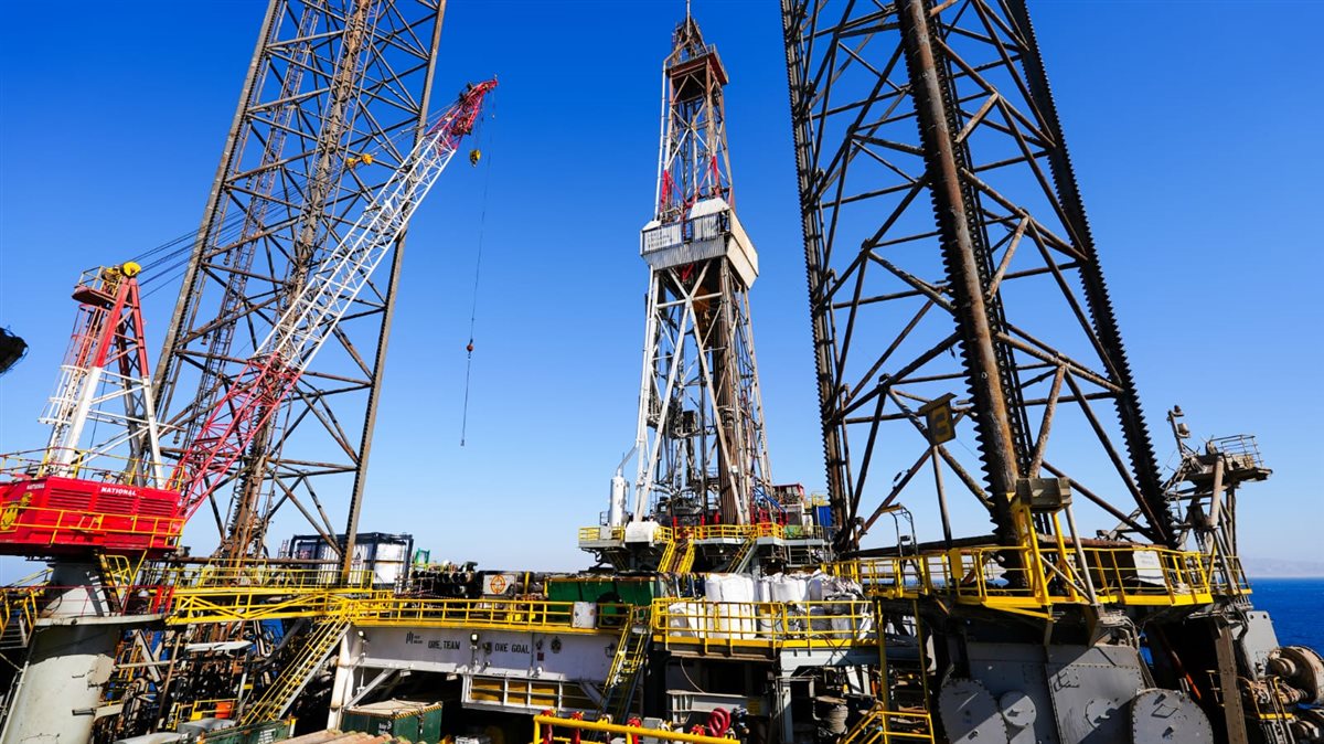 وزير البترول يتفقد حفر أول بئر ببرنامج إيني الإيطالية الجديد في خليج السويس وسيناء