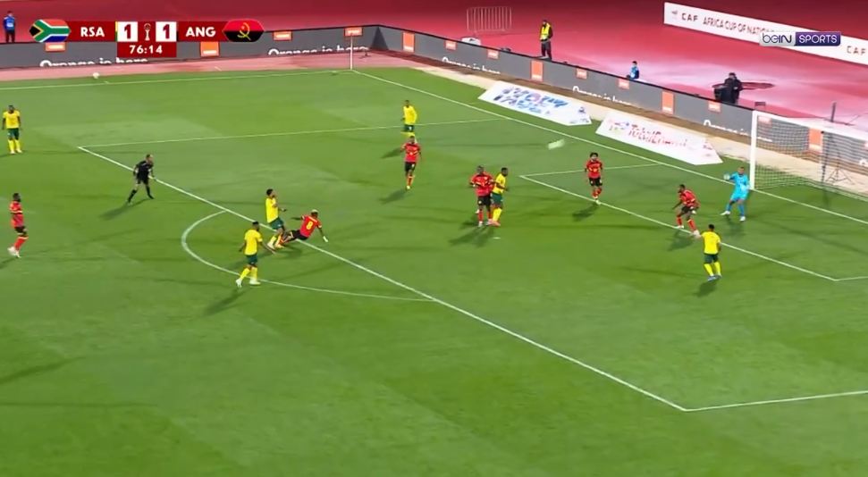 فرصة خطيرة لمنتخب جنوب إفريقيا نتيجة الهجوم المعاكس