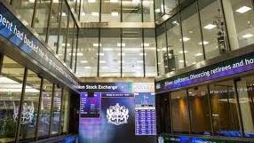 بورصة لندن تتخطى للمرة الأولى عتبة 10 آلاف نقطة