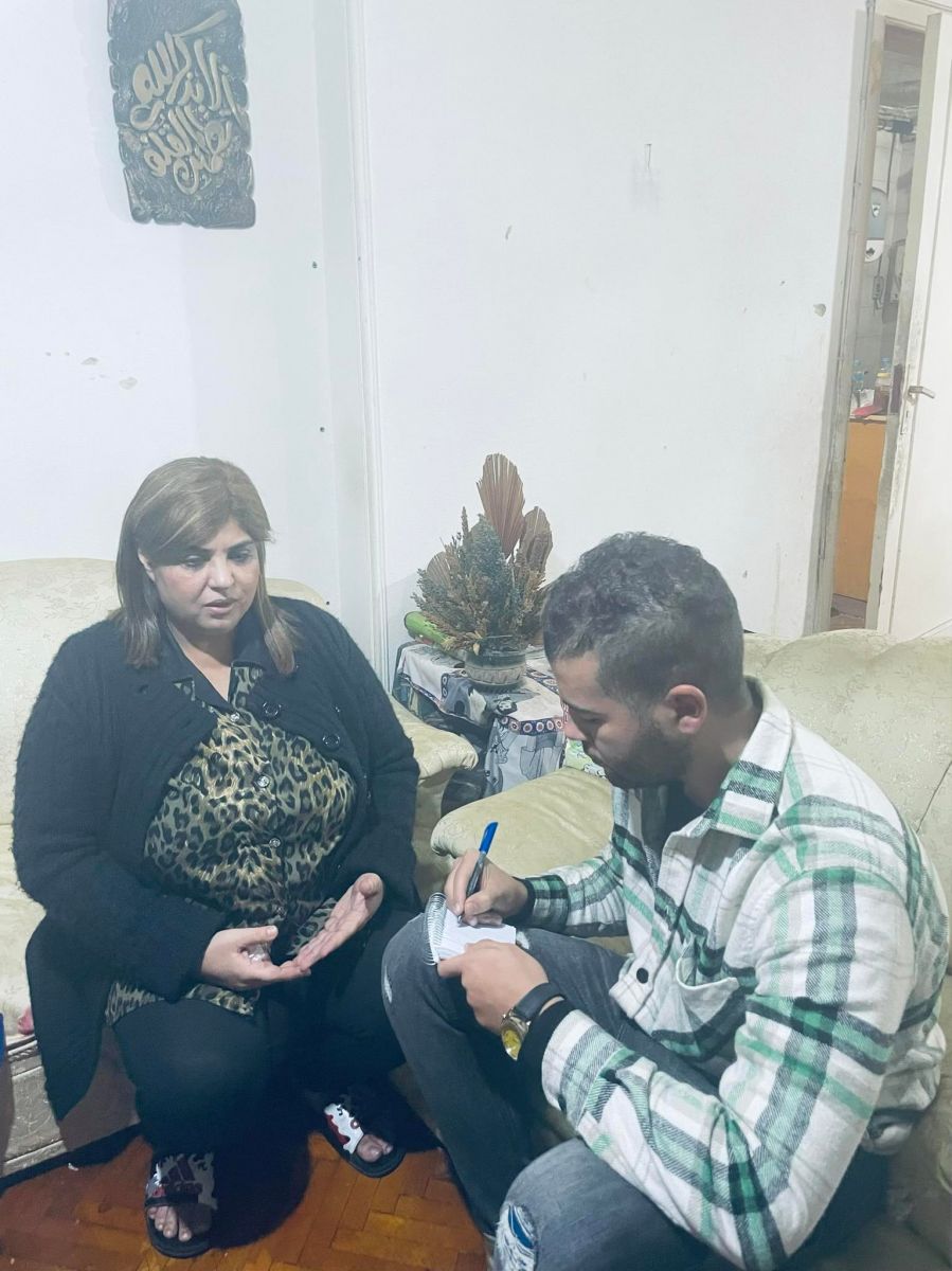 مصطفى عصام صحفي الوفد مع وفاء مكي