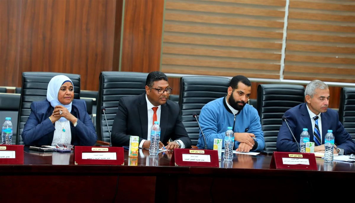 لقاء المحافظ&nbsp;