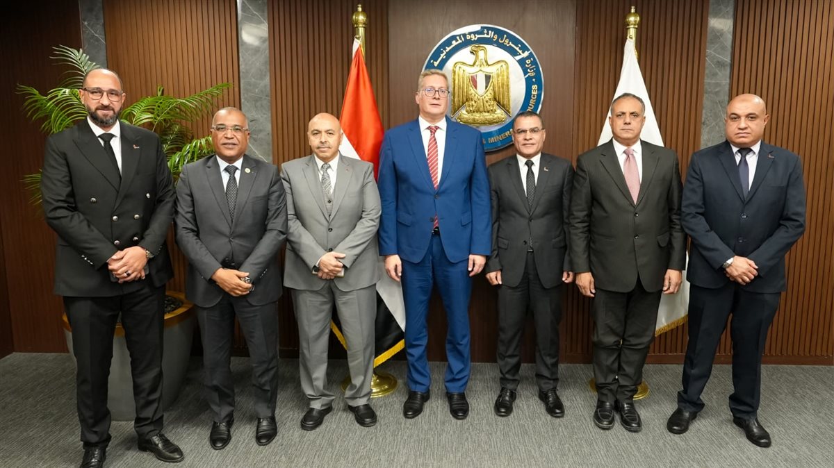 وزير البترول يعتمد الموازنات الاستثمارية لشركتي السويس والنصر للبترول 2026- 2027