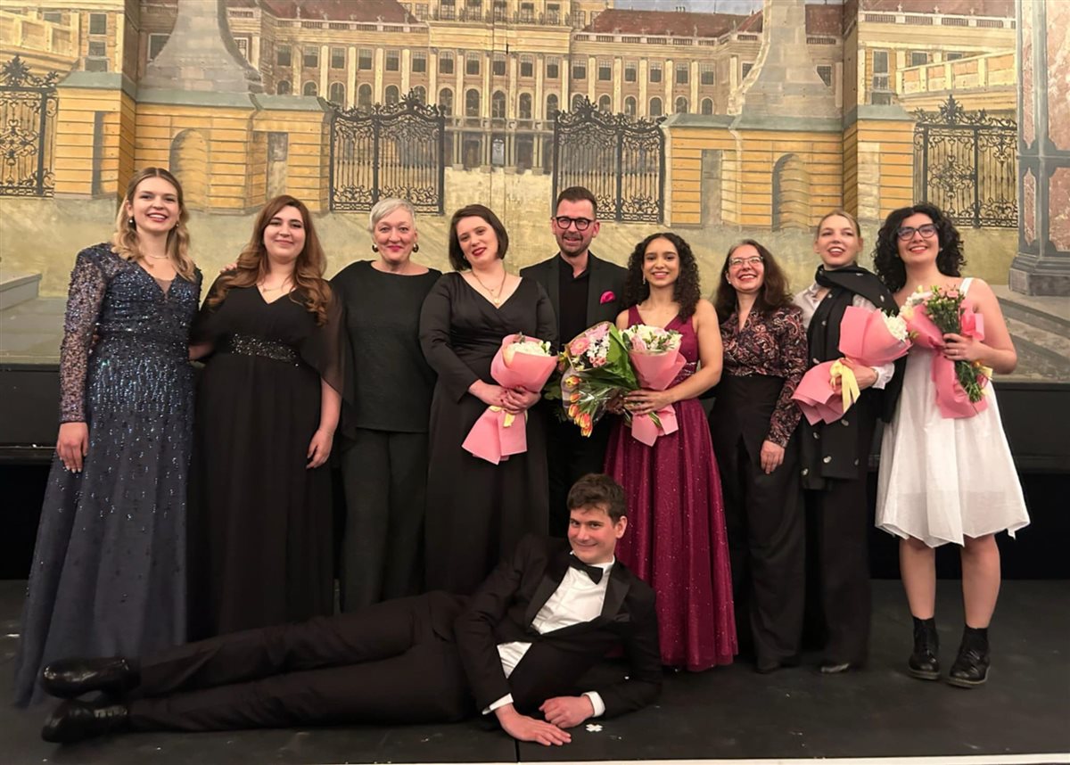 Messenger_creation_9871BF88-39D2-484C-8CE8-0E578EB9D556