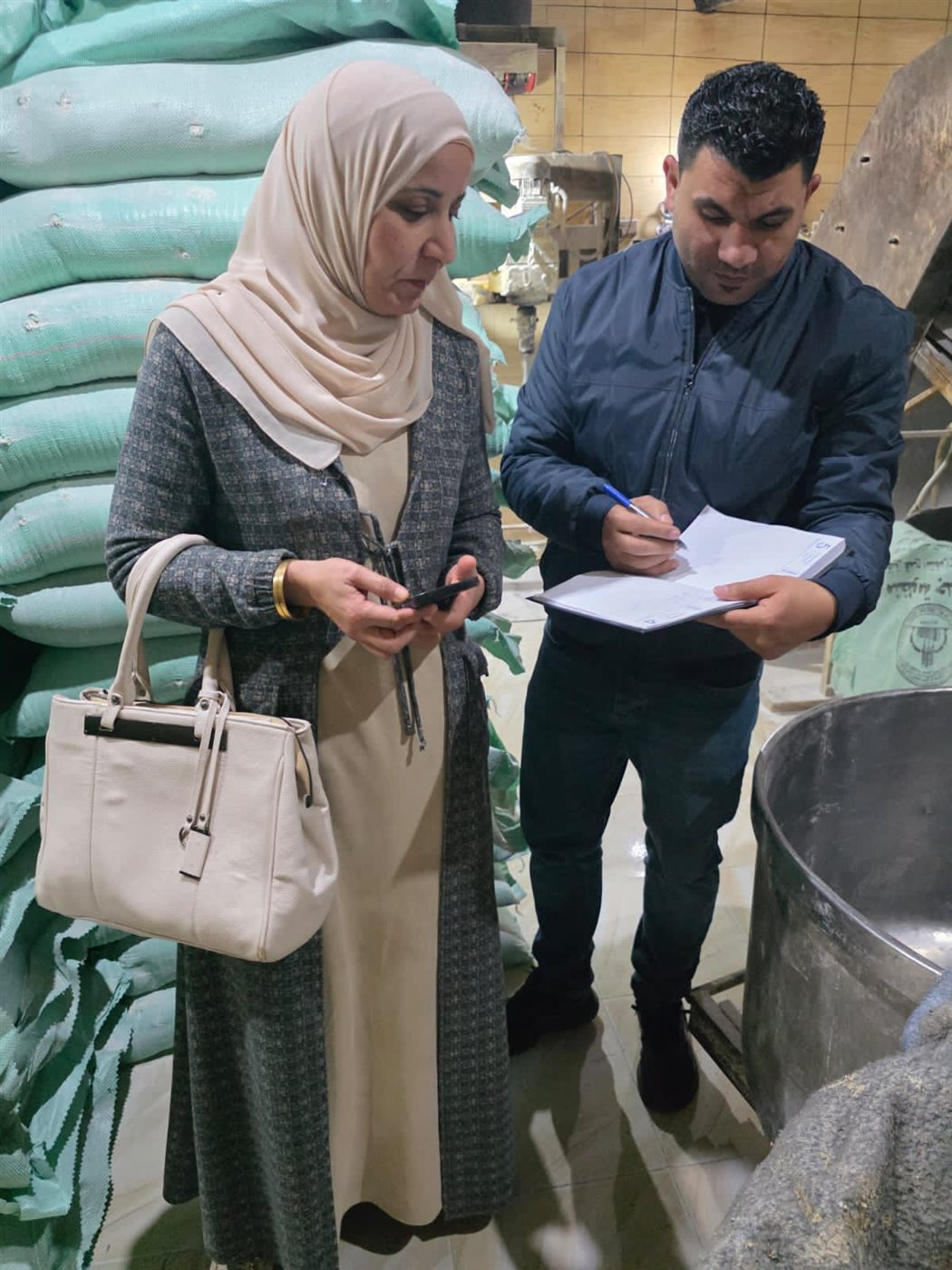 تفتيش على أحد المخابز