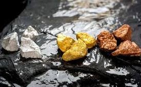 انهيار واسع في أسواق المعادن.. الذهب يهوي 5%