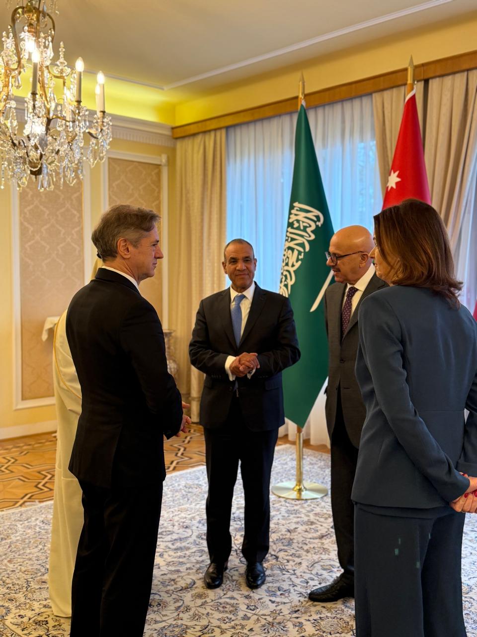 a313f453-4bd6-4b3d-a568-7872091523e1