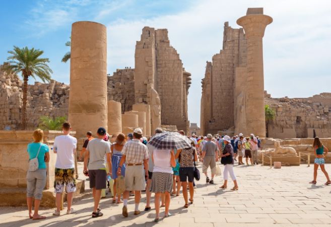 مصر تتصدر الشرق الأوسط بنمو أعداد السياح الوافدين في عام 2025