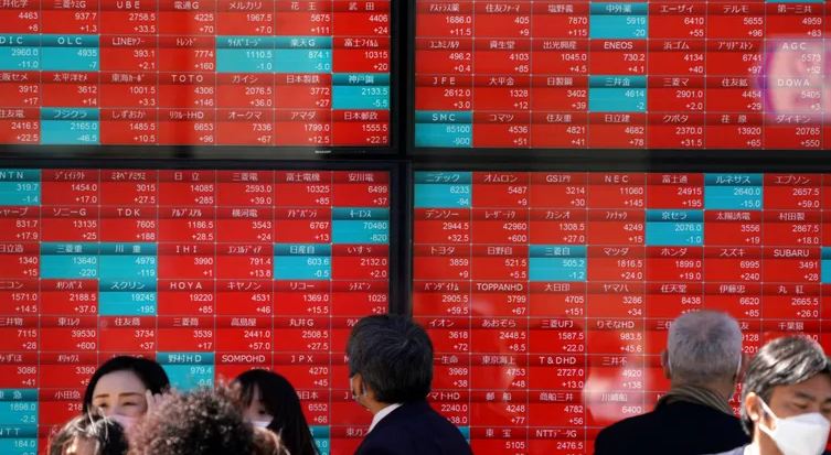 فوز تاكايتشي الساحق يقود الأسهم اليابانية لقمم غير مسبوقة