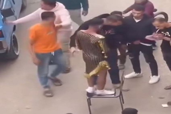 إجبار شاب على ارتداء بدلة رقص في القليوبية