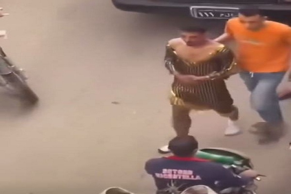 إجبار شاب على ارتداء بدلة رقص في القليوبية