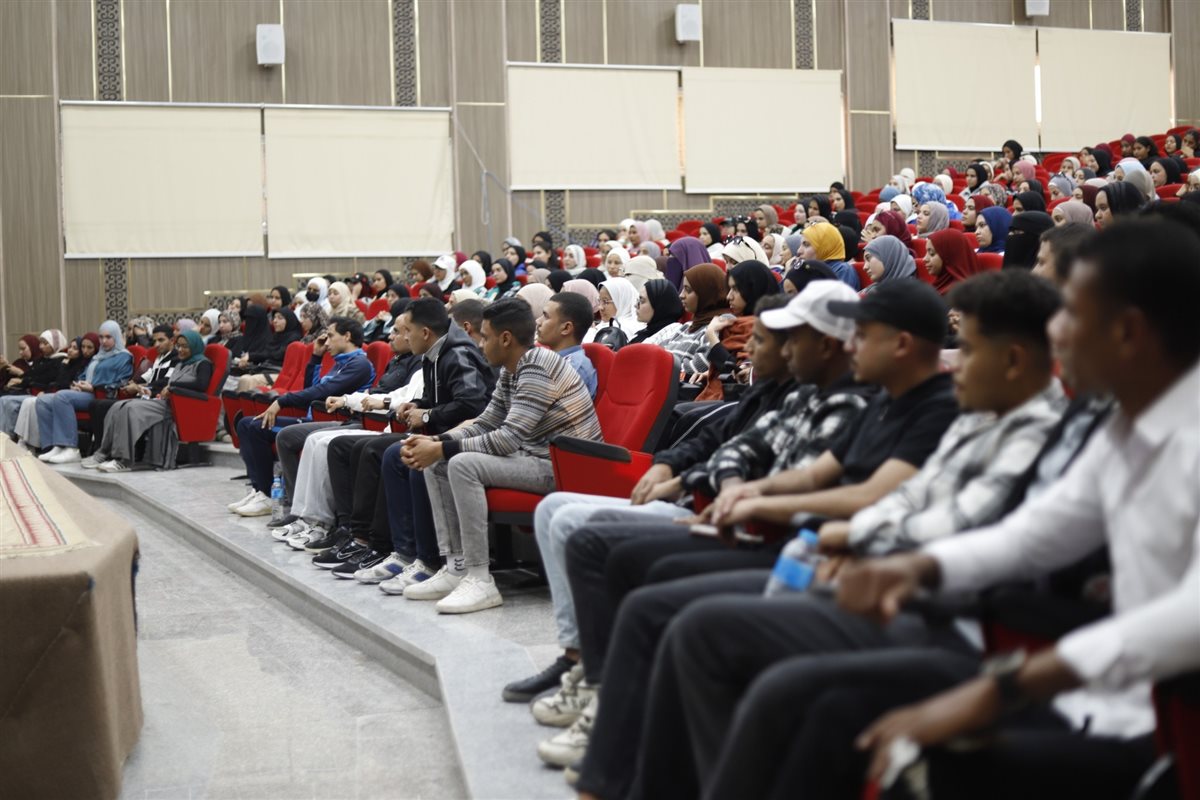 حضور طلابي كبير