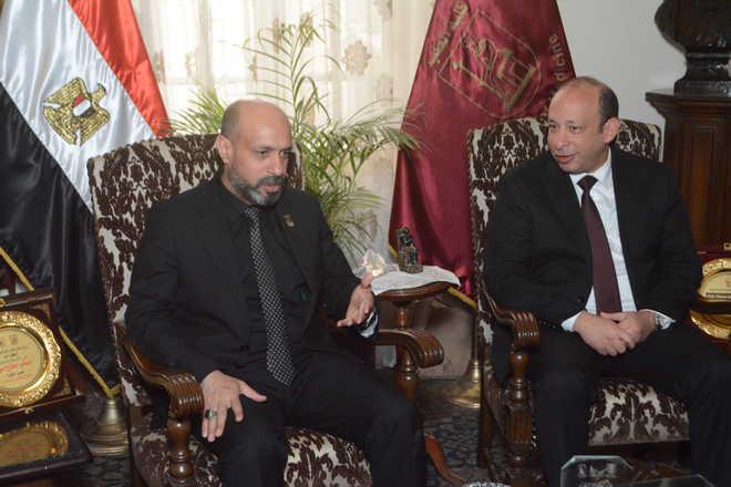 عميد قصر العيني ورئيس جامعة العين