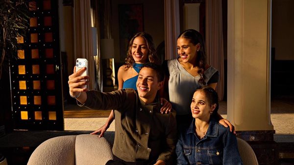 إعلان عمرو دياب وأولاده