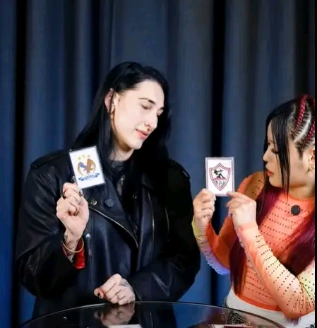 Rhea Ripley وIyo Sky يختاران أفضل شعار لناد عربي