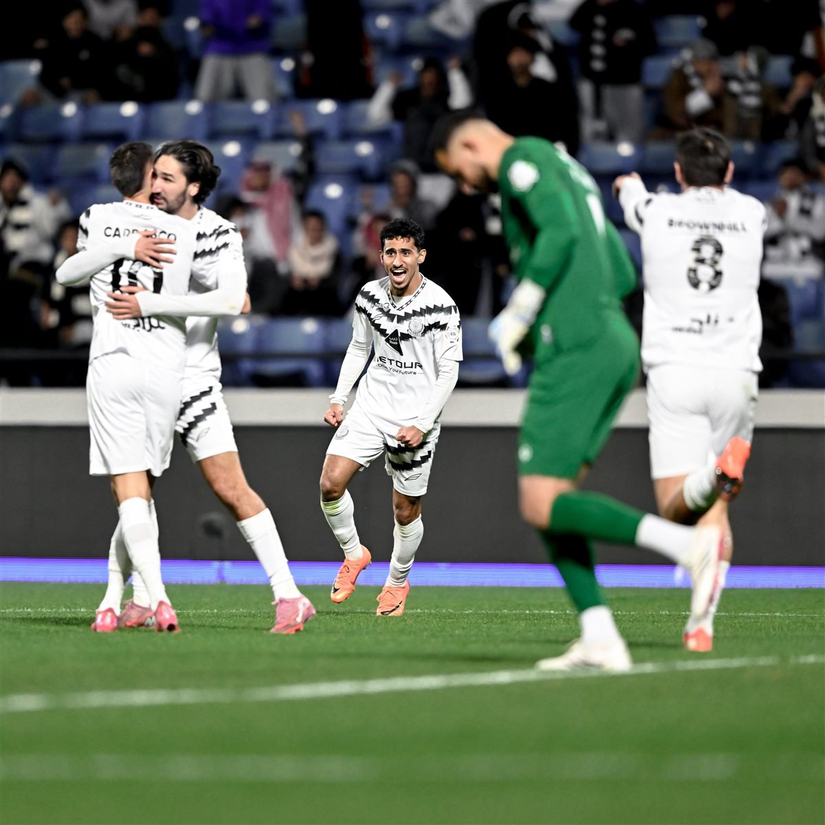 الشباب ضد ضمك