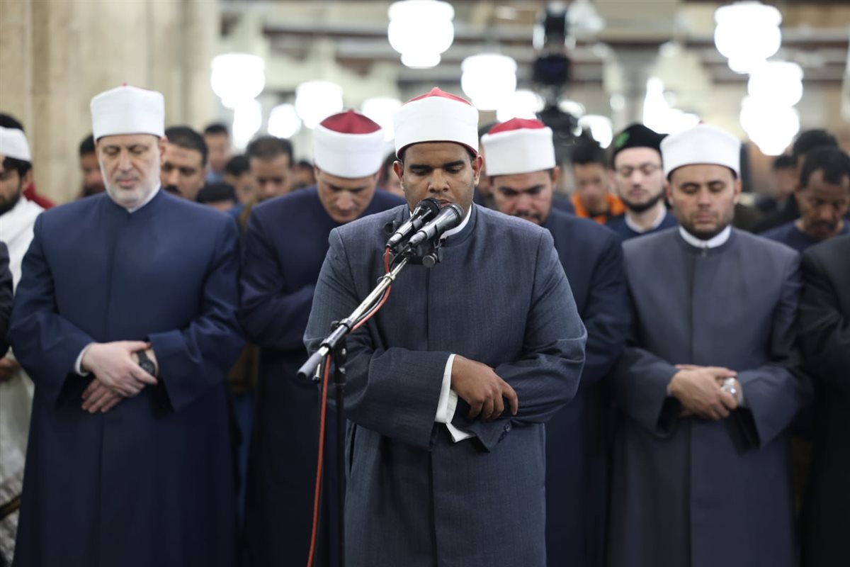 الأزهر يقدِّم الطالب أحمد زكي فوزي لإمامة المصلين في الليلة الرابعة من رمضان
