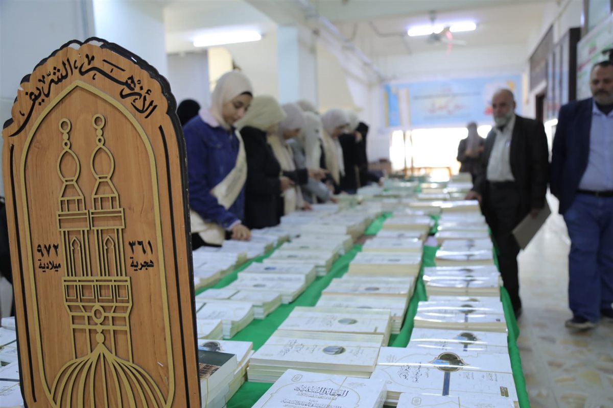 أمين البحوث الإسلامية يفتتح معرضًا للكتاب في كلية الدراسات الإنسانية للبنات