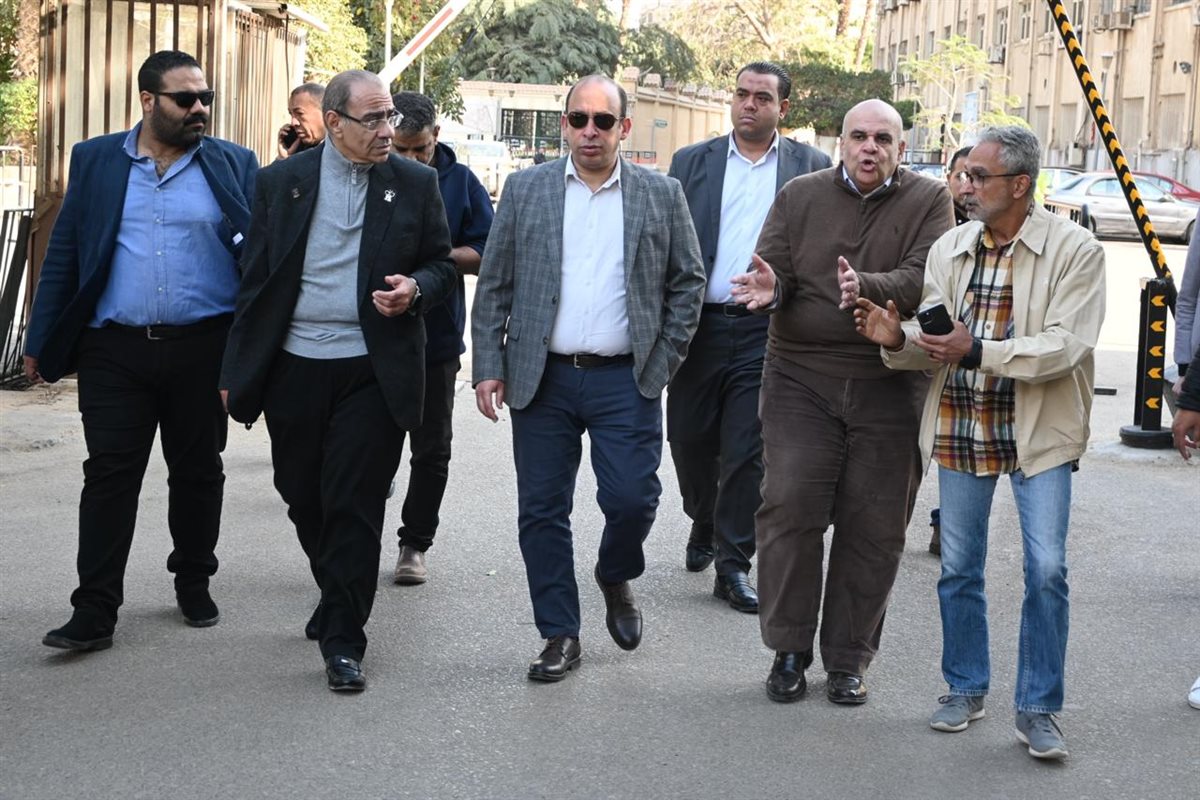 جولة عميد طب قصر العيني