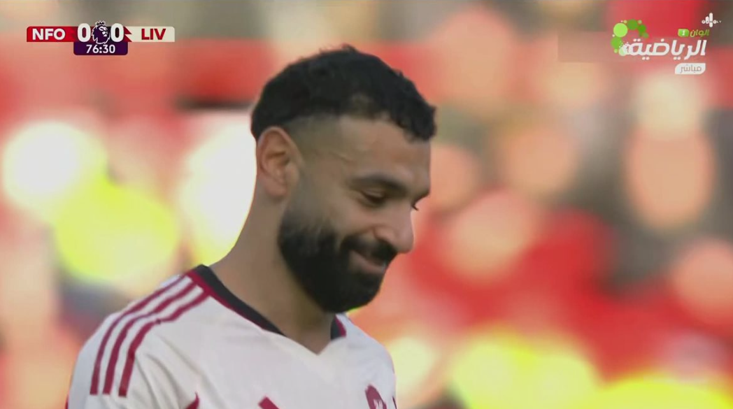 محمد صلاح اثناء خروجه امام نوتنجهام فورست