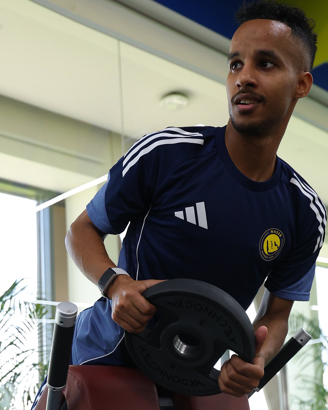 الأساور الذكية يرتديها لاعبي النصر