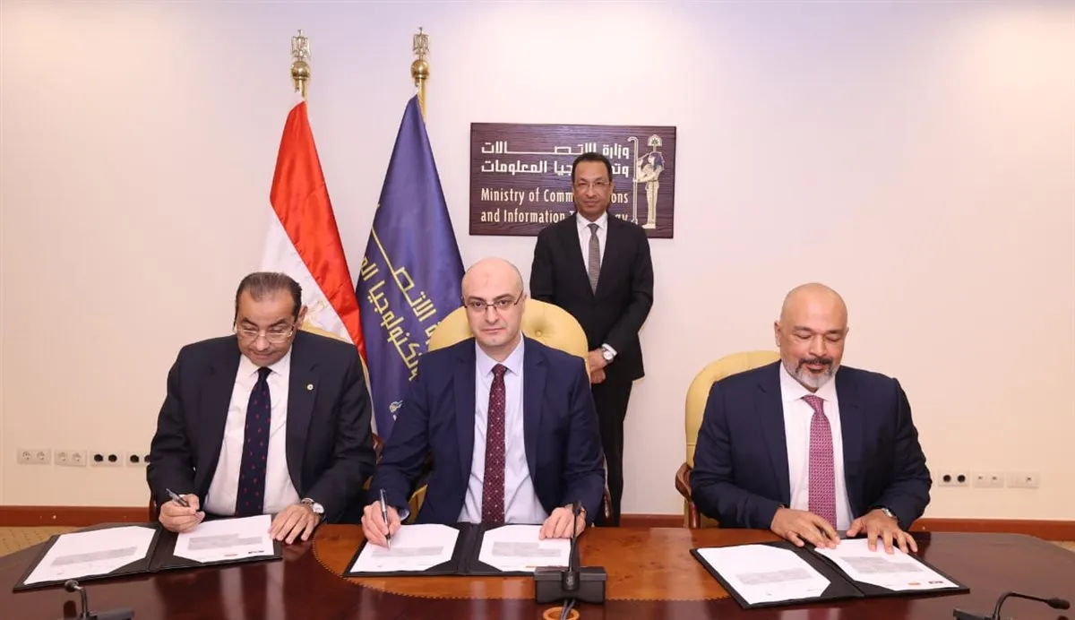 توقيع اتفاقيات لضخ استثمارات في قطاع الاتصالات