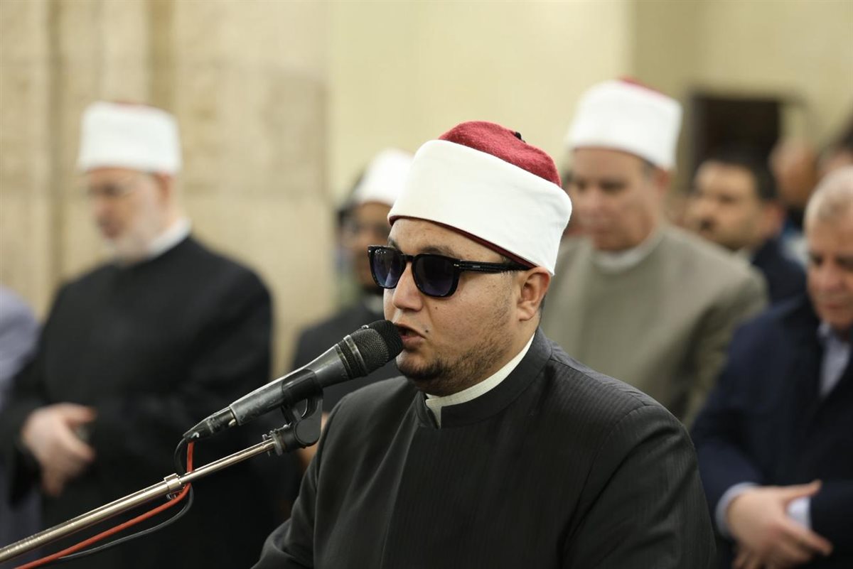 &nbsp;<strong>صلاة العشاء والتراويح بالجامع الأزهر ليلة 10 رمضان</strong>