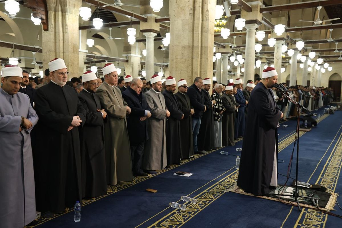 <strong>حكم تعيين النية في صلاة التراويح</strong>