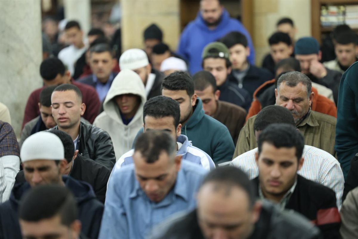 &nbsp;صلاتي العشاء والتراويح في الأزهر