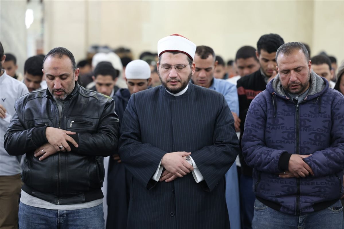 &nbsp;صلاتي العشاء والتراويح في الأزهر