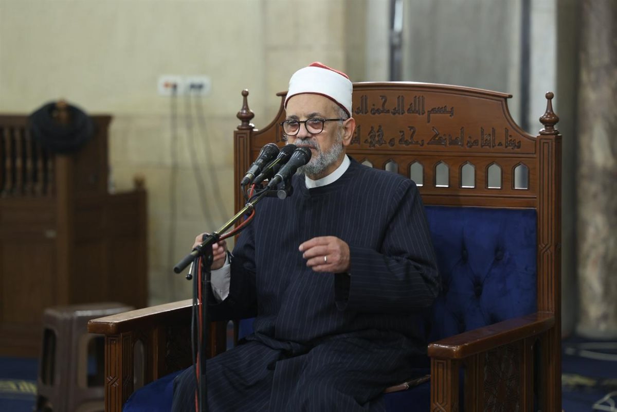 درس التراويح بالجامع الأزهر: تقوى الله وإصلاح ذات البين سبيل نجاة الأمة