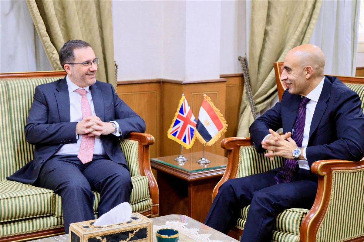 وزير التربية والتعليم والسفير البريطاني