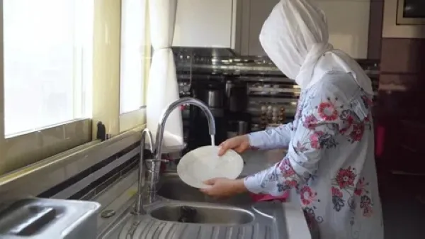 هل تُثاب المرأة على الأعمال المنزلية في رمضان؟