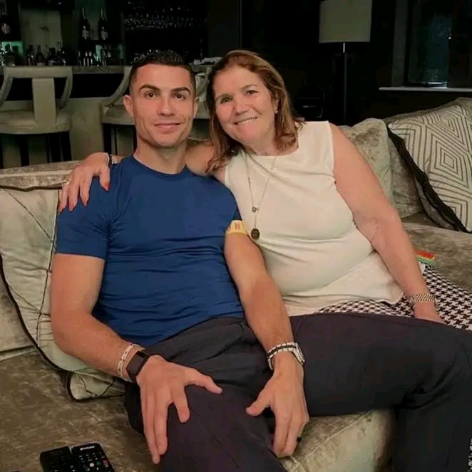 صور احتفال رونالدو باليوم العالمي للمرأة