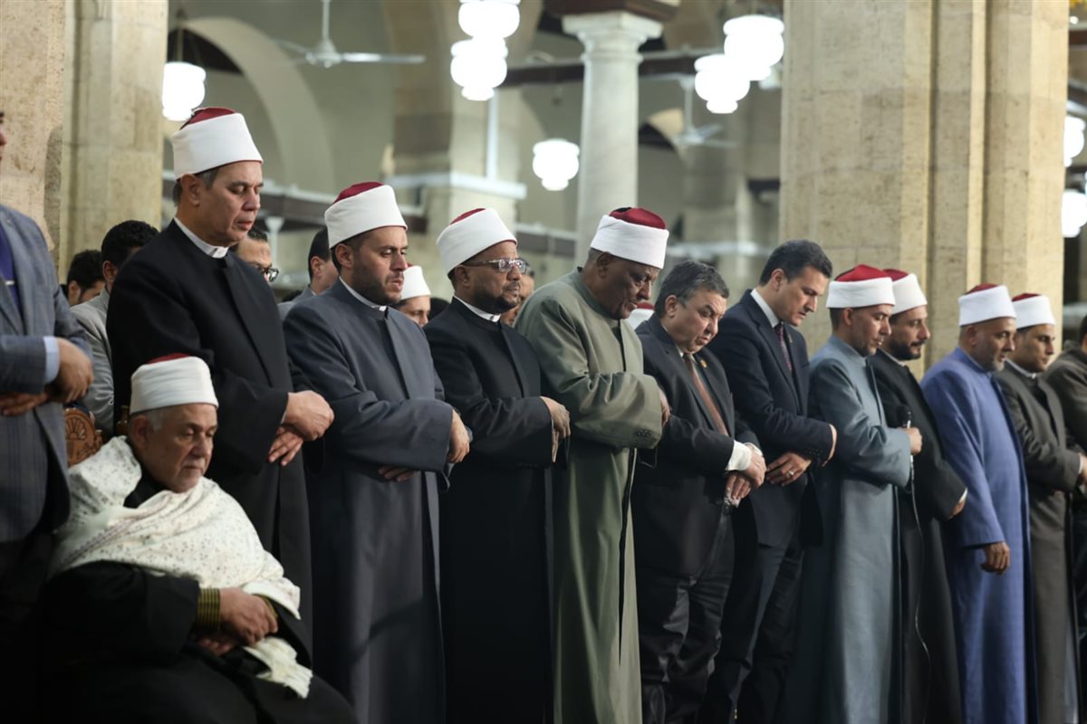 إقبال واسع على الجامع الأزهر ومشاركة لافتة للقراء الشباب في إحياء التراويح&nbsp;