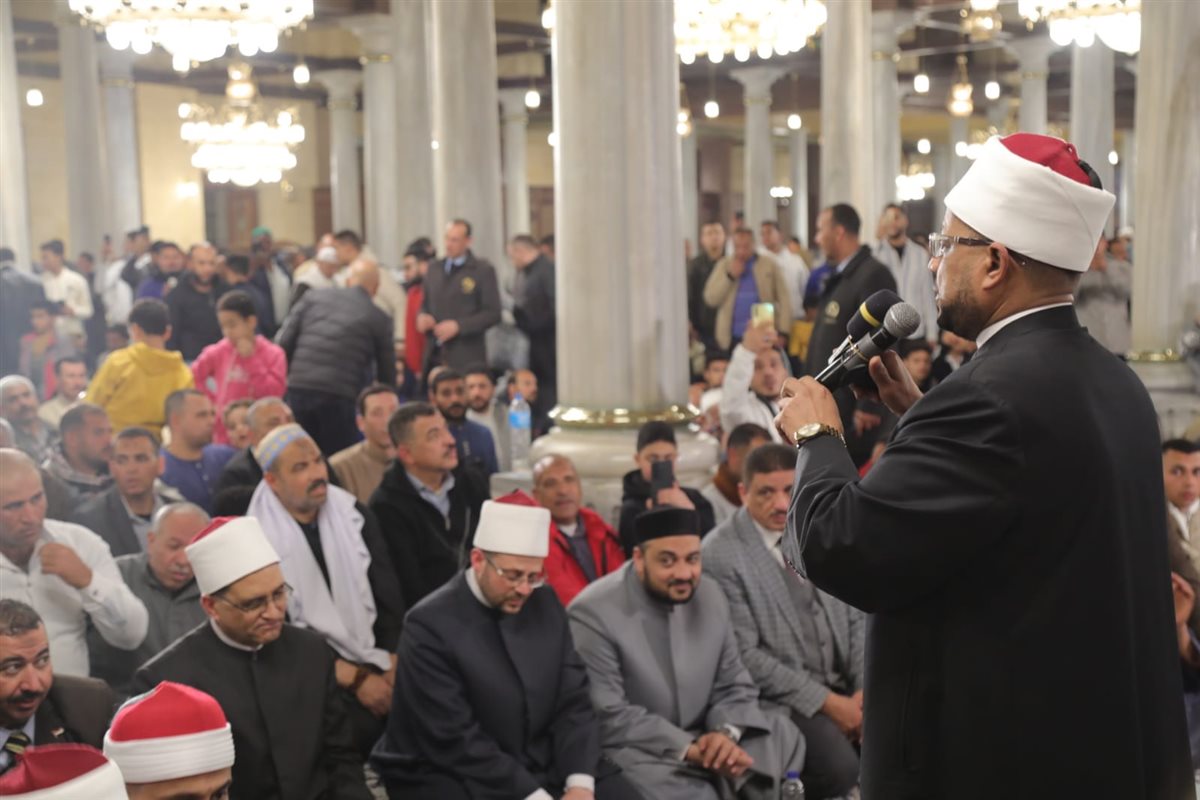 خلال درس التراويح بمسجد الإمام الحسين