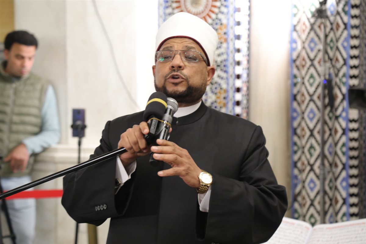 خلال درس التراويح بمسجد الإمام الحسين