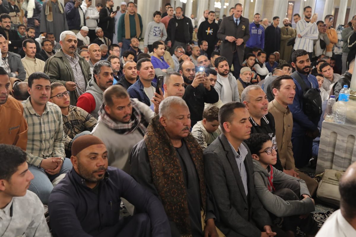 خلال درس التراويح بمسجد الإمام الحسين