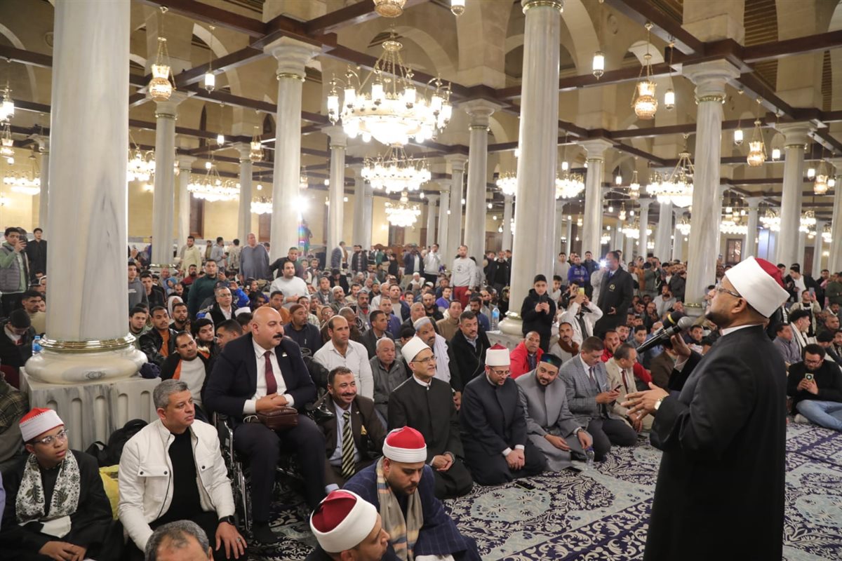 خلال درس التراويح بمسجد الإمام الحسين