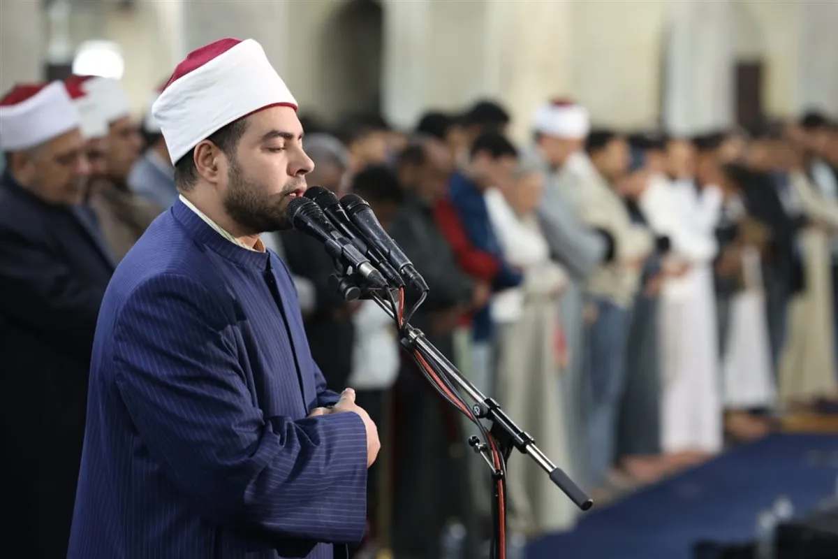 <strong>صلاة العشاء والتراويح بالجامع الأزهر</strong>
