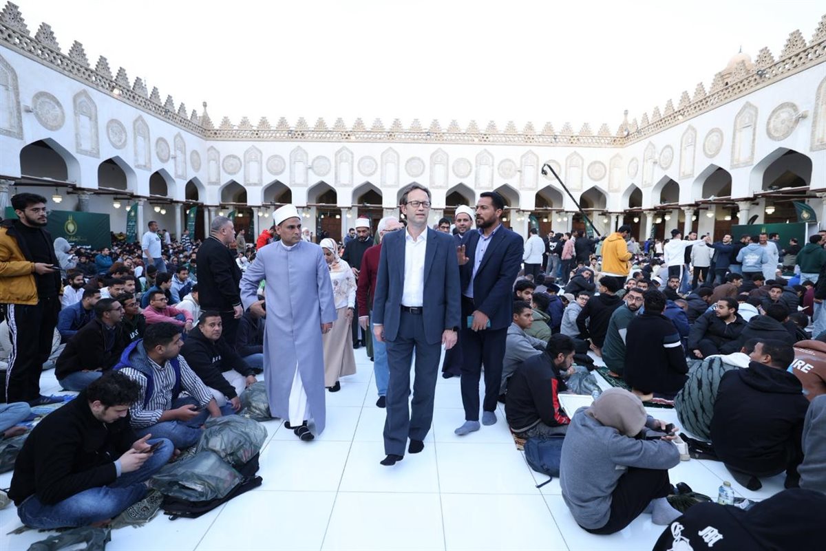 سفيرا إسبانيا وإندونيسيا يحضران إفطار بيت الزكاة بالجامع الأزهر