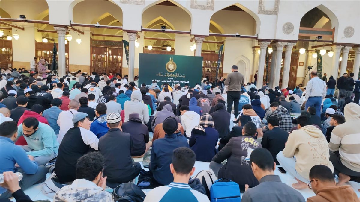 سفيرا إسبانيا وإندونيسيا يحضران إفطار بيت الزكاة بالجامع الأزهر