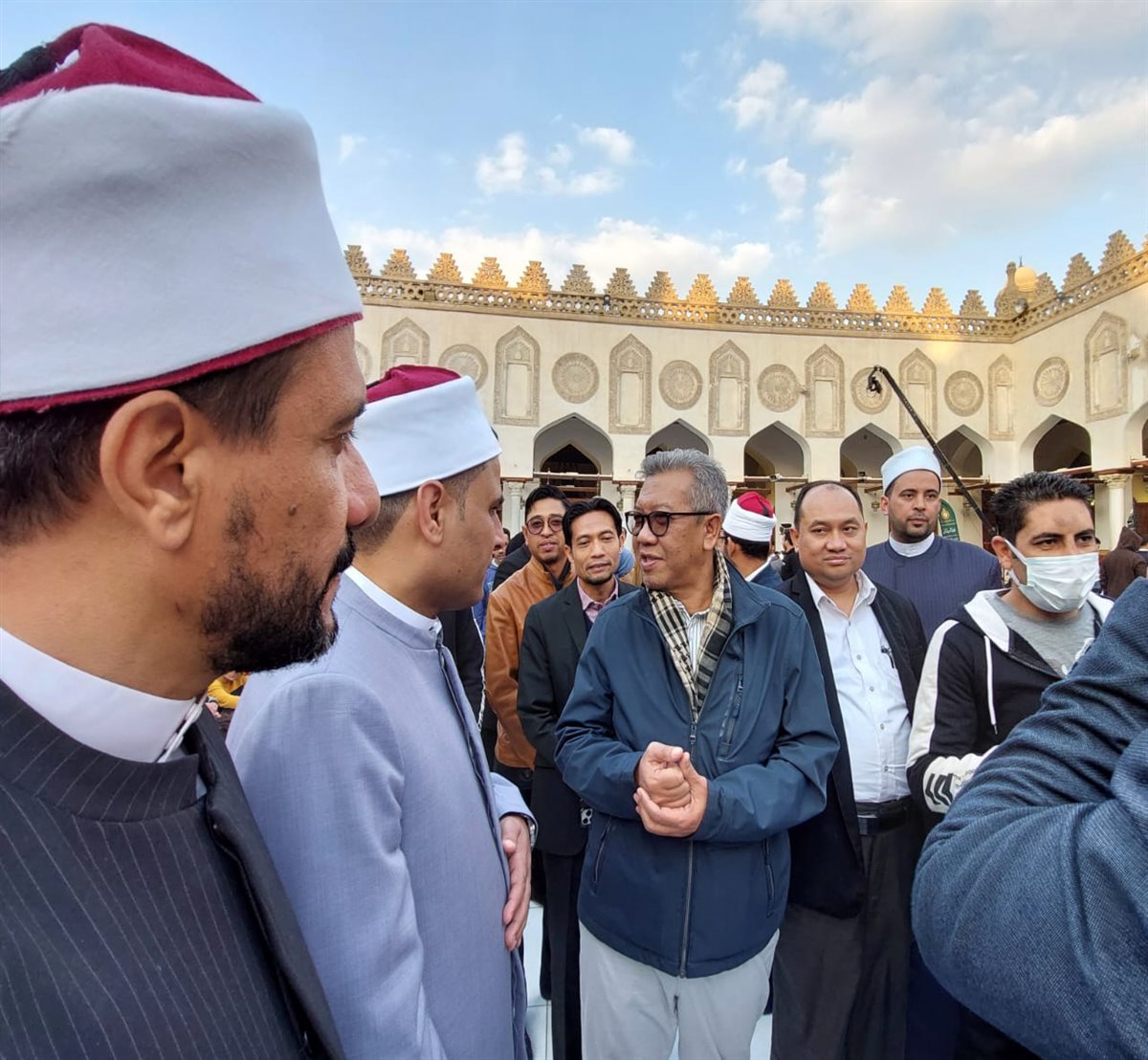 سفيرا إسبانيا وإندونيسيا يحضران إفطار بيت الزكاة بالجامع الأزهر