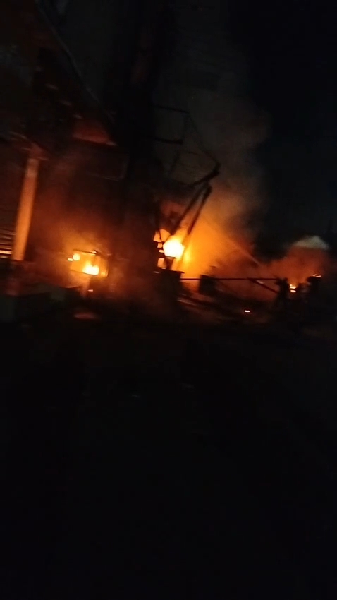 السيطرة على حريق هايل بكوم أمبو