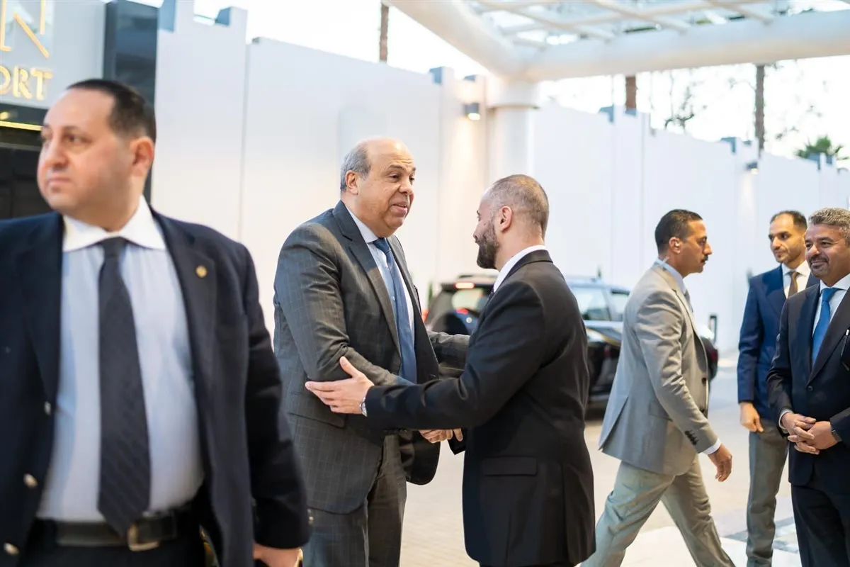 الطيار علي رشدي رئيس الرابطة &nbsp;يستقبل الدكتور سامح الحفني وزير الطيران المدني