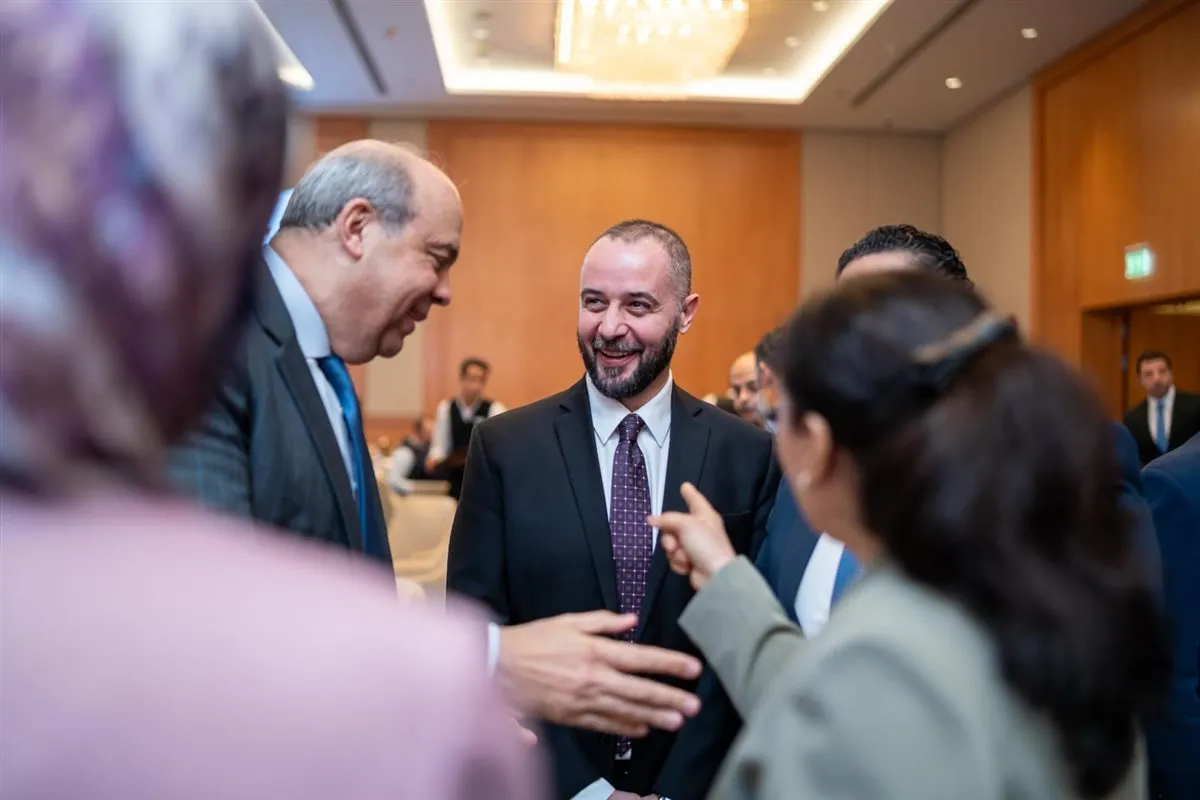 وزير الطيران ورئيس الرابطة وبعض الحضور