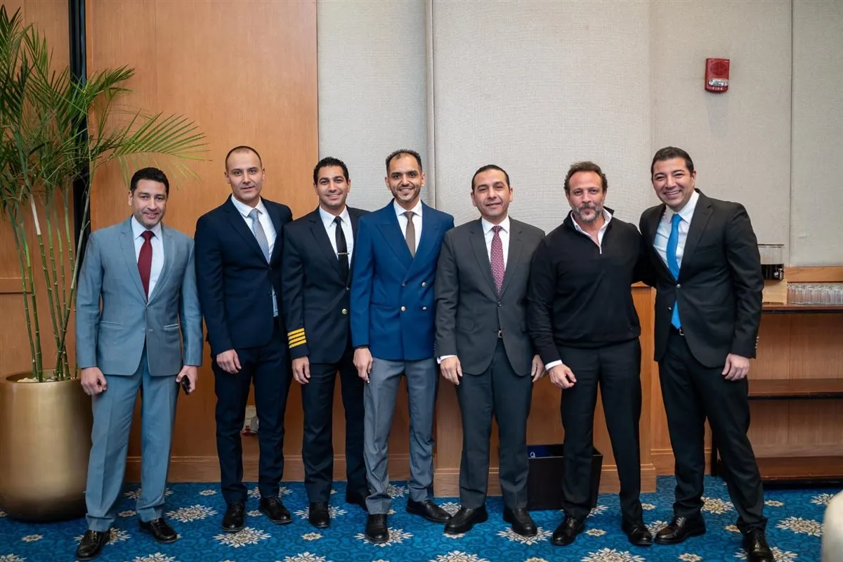 عدد من أعضاء مجلس ادارة الرابطة وزملائهم الطيارين