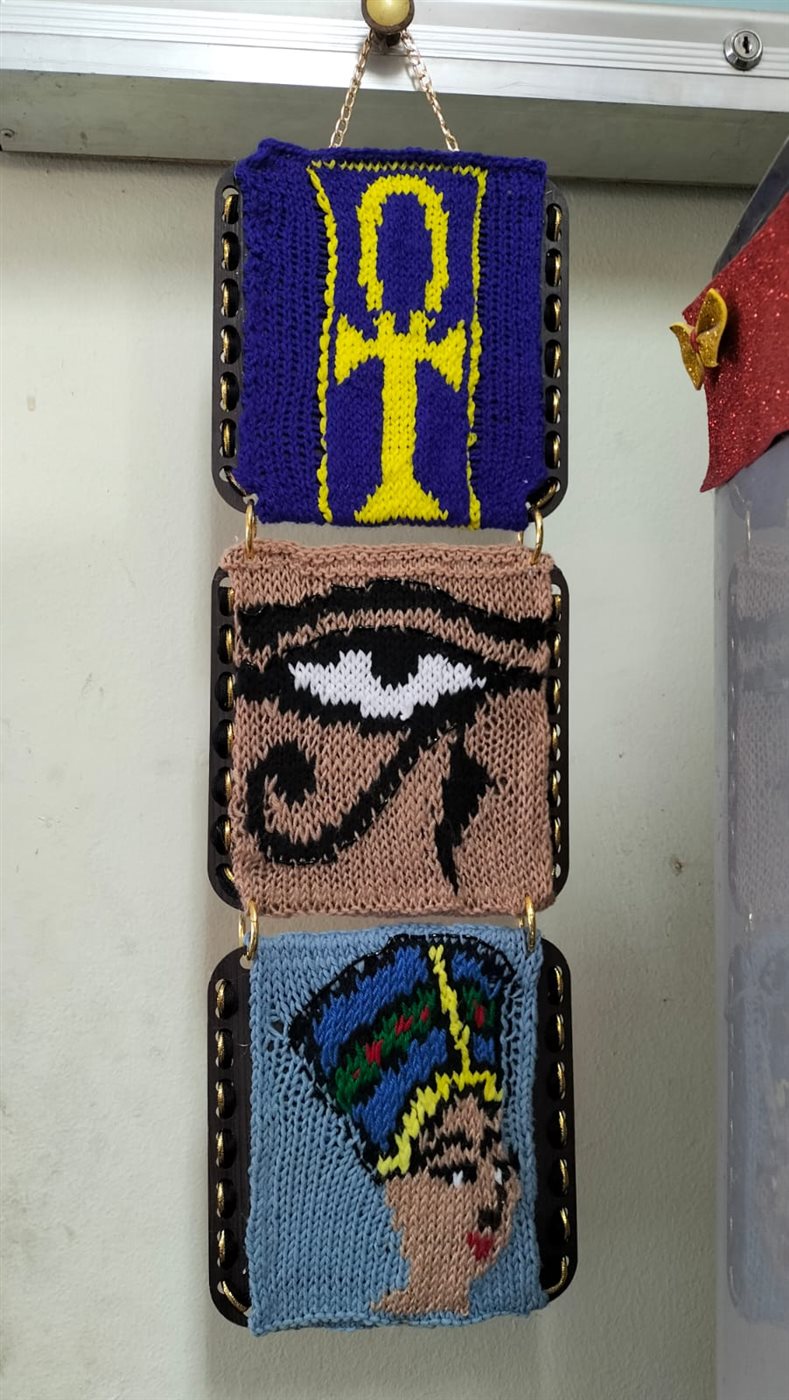 1000460243