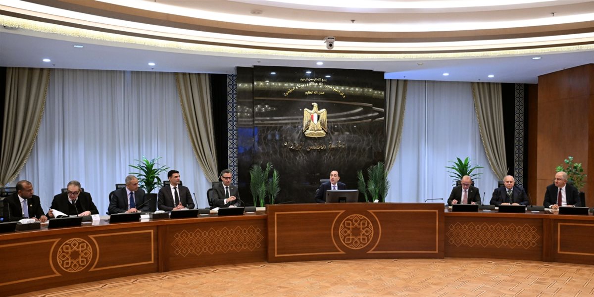 اجتماع رئيس الوزراء بالتجار