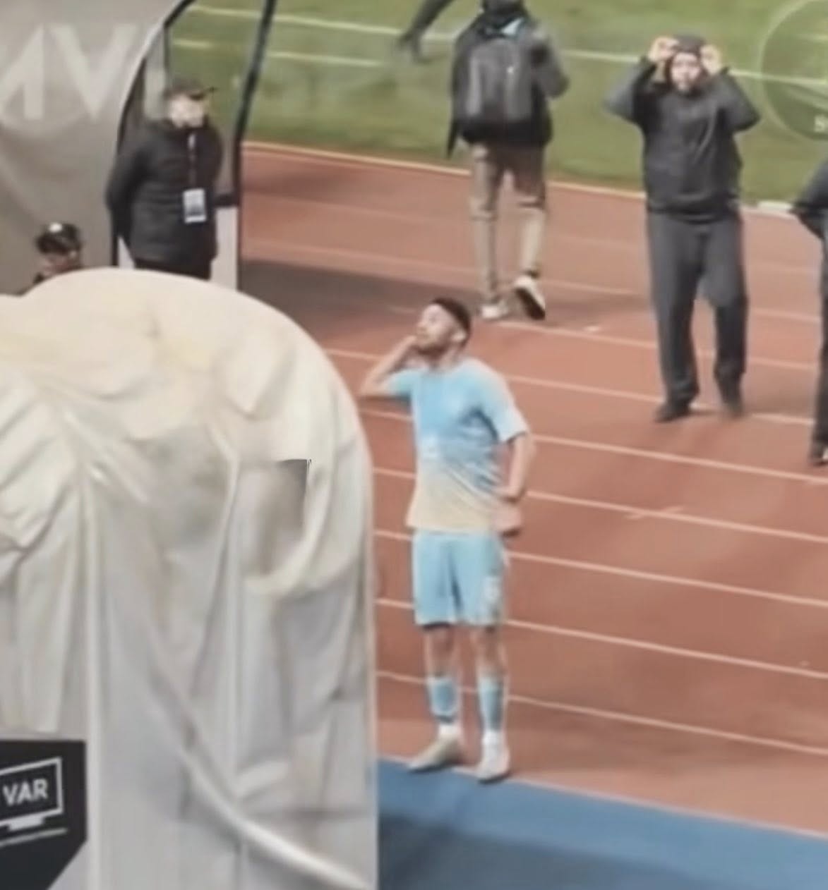 مناوشات بين ياسر إبراهيم وجماهير الترجي التونسي