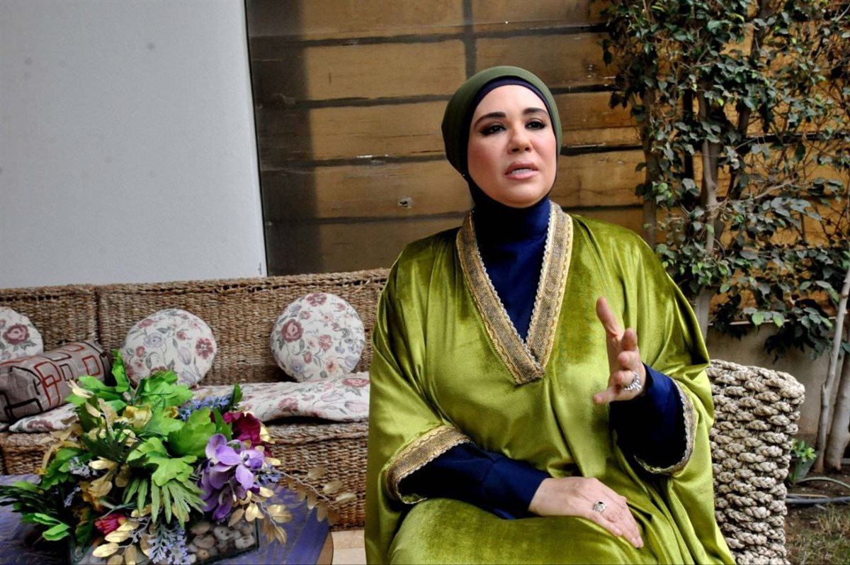 نادية عمارة